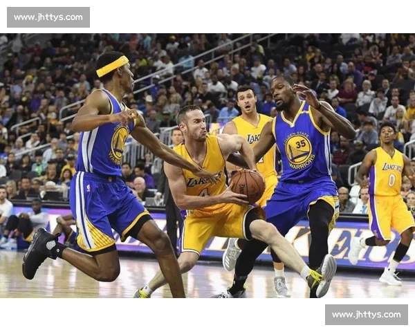 湖人对决热火直播间全程解析球星对抗焦点之夜战术博弈巅峰碰撞